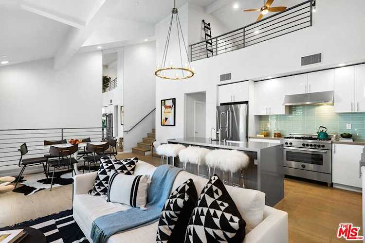 1803 16th Street #D Santa Monica, CA 90404