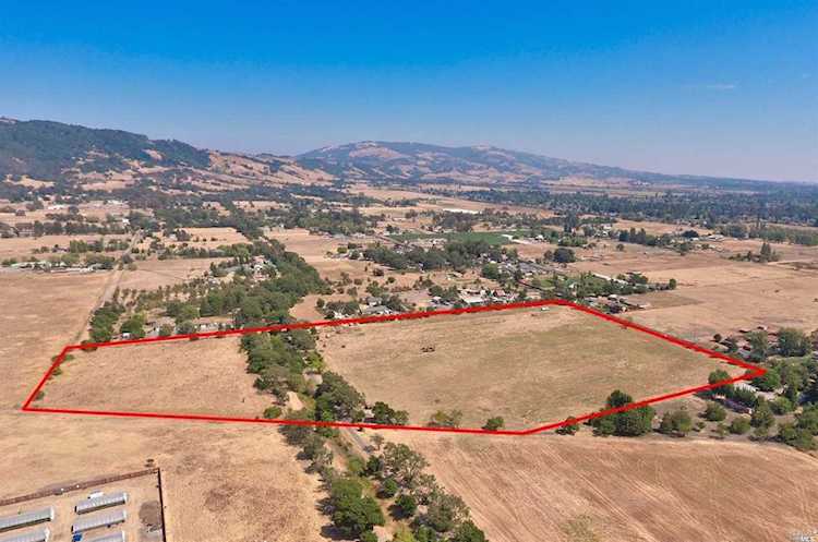 200 Hunter Extension Lane Santa Rosa, CA 95407
