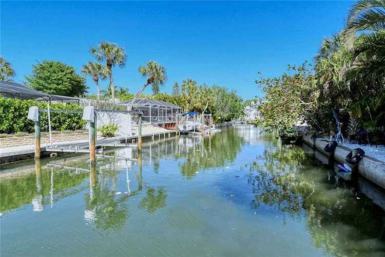 513 Givens St Sarasota, FL 34242