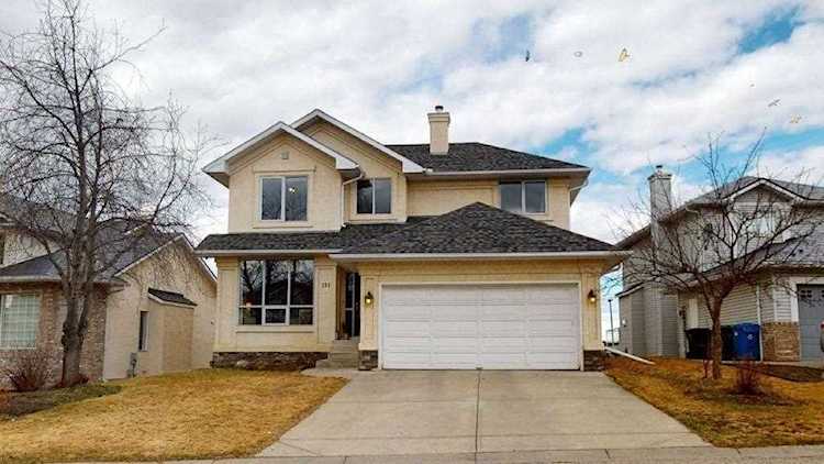 131 Valley Ridge Green NW Calgary, AB T3B 5L5