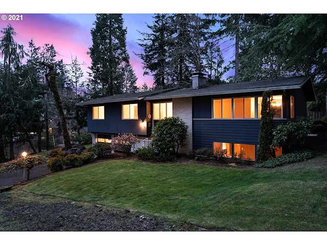 1931 Mapleleaf Ct Lake Oswego, OR 97034