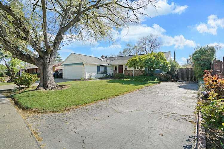 3833 Ballard Drive Carmichael, CA 95608