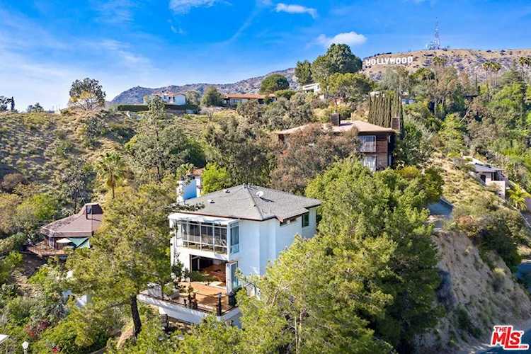 6111 Rodgerton Drive Los Angeles, CA 90068