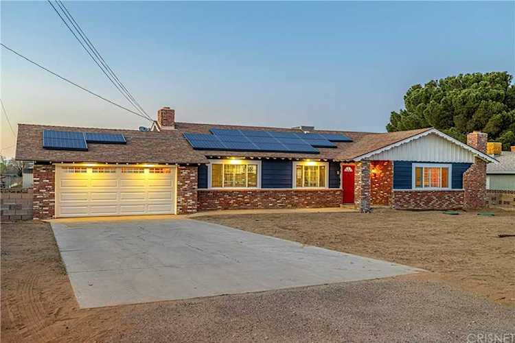 4631 W Avenue M8 Quartz Hill, CA 93536