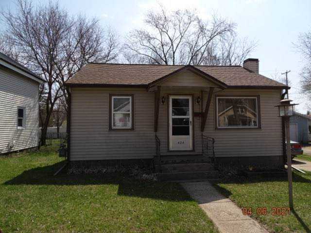 424 E Carroll St Portage, WI 53901