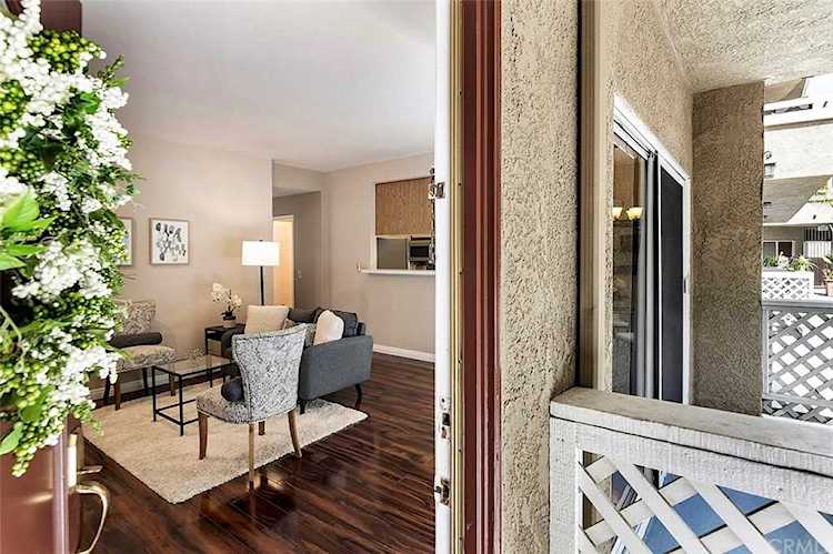 620 N 6th Street #102 Burbank, CA 91501