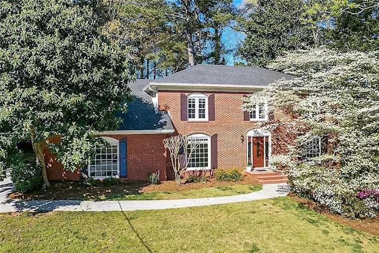 4752 Pine Acres Ct Dunwoody, GA 30338
