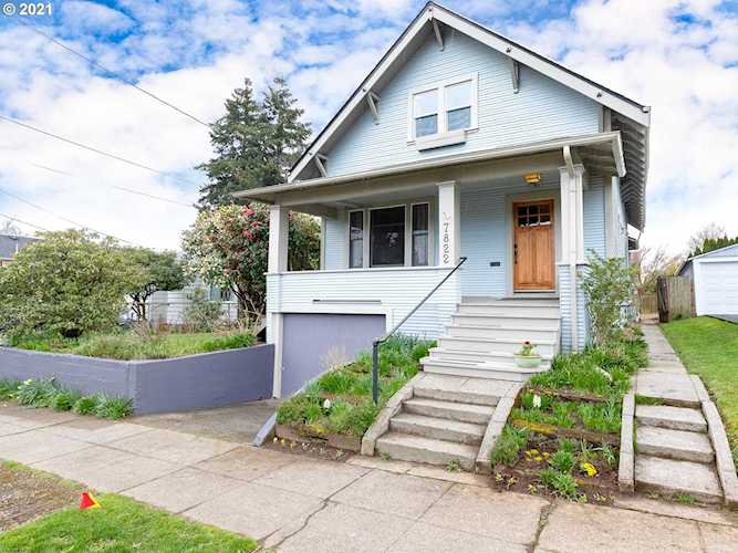 7822 SE Hawthorne Blvd Portland, OR 97215