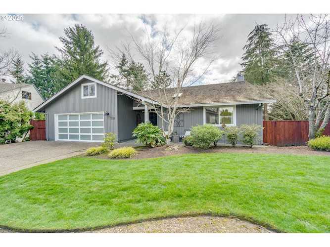 538 Livingood Ln Lake Oswego, OR 97034