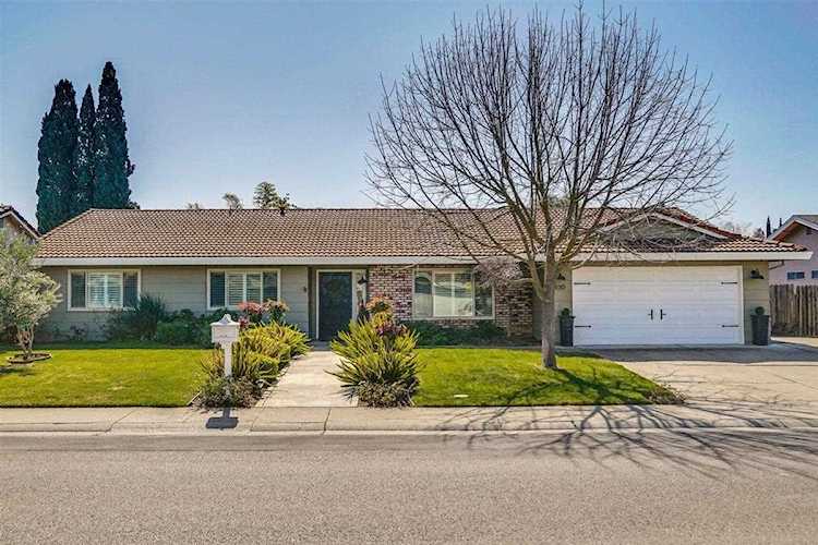 8930 Lismore Drive Elk Grove, CA 95624