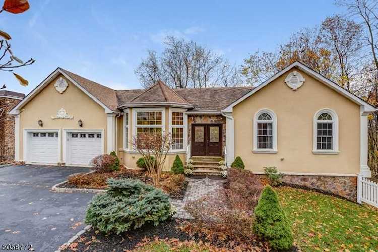 27 Susan Dr Chatham Twp., NJ 07928