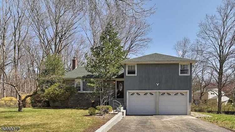 22 Ronald Ter West Orange Twp., NJ 07052