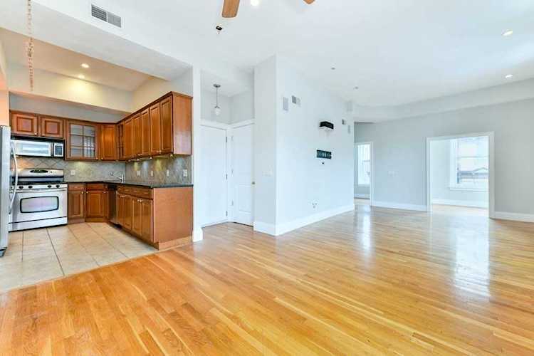 809 E 4th St #1 Boston, MA 02127