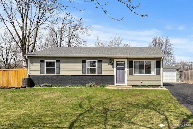 235 Malibu Dr Bolingbrook, IL 60440