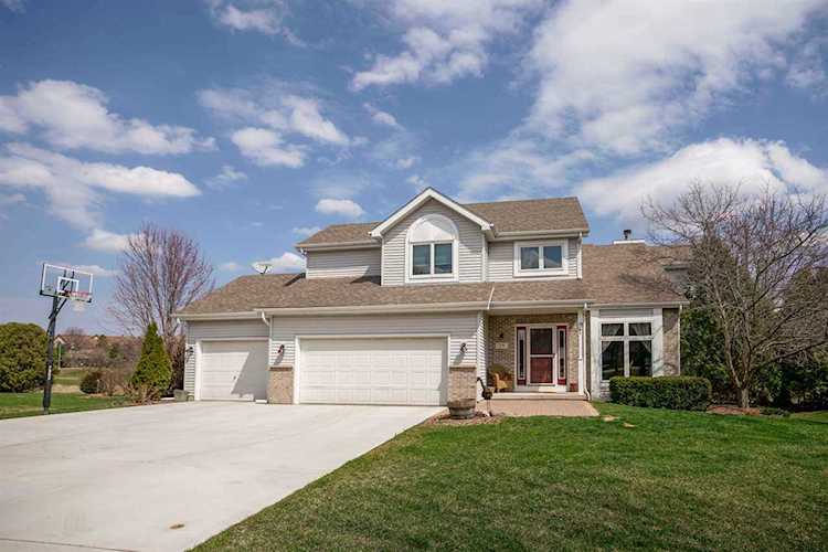 29 Autumnwood Cir Madison, WI 53719