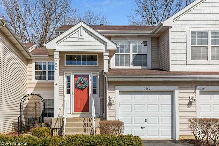 2066 Orchard Ln #2066 Carpentersville, IL 60110