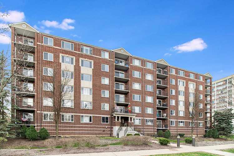 31 E Grove St #604 Lombard, IL 60148