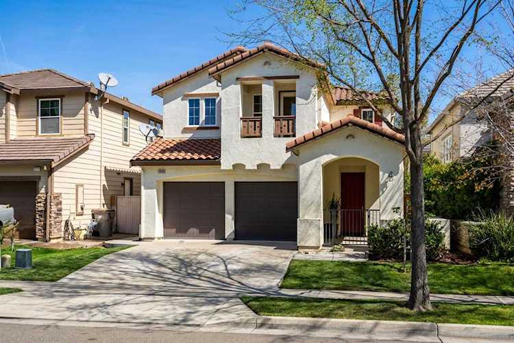 2668 Rogue River Circle West Sacramento, CA 95691