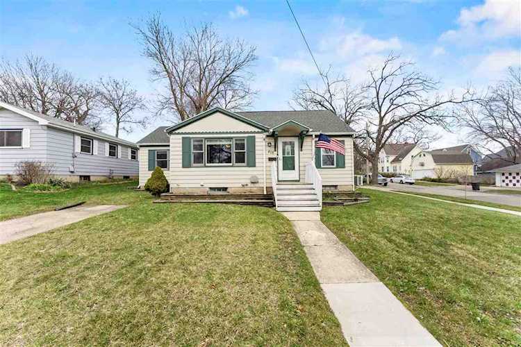 408 Lowell St Stoughton, WI 53589