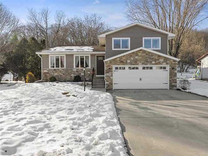 2915 Brewery Rd Cross Plains, WI 53528