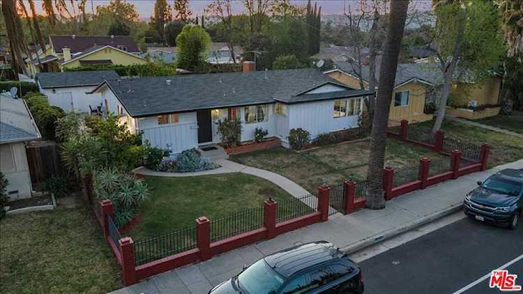 6661 Shoup Avenue West Hills, CA 91307
