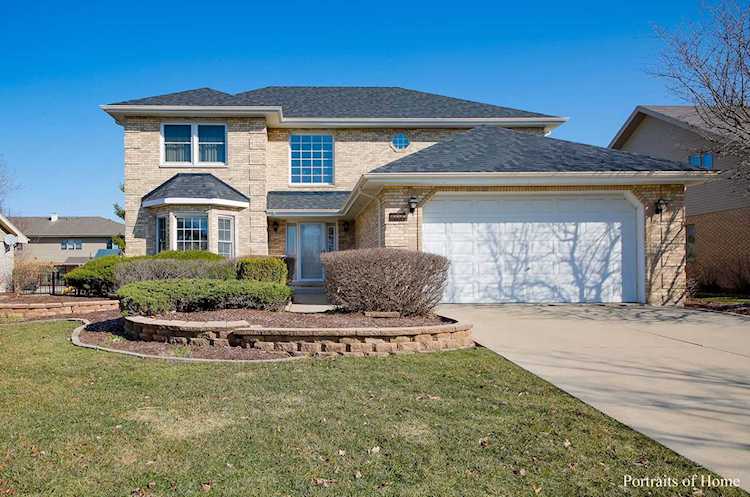 2112 Harcourt Dr Woodridge, IL 60517