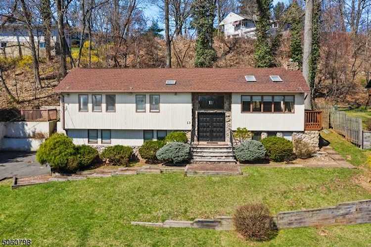 13 Undercliff Ter West Orange Twp., NJ 07052