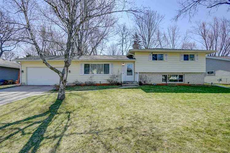 435 W Elm St Sun Prairie, WI 53590