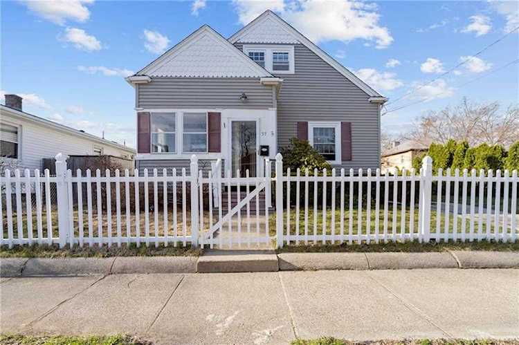 57 Metropolitan Rd Providence, RI 02908