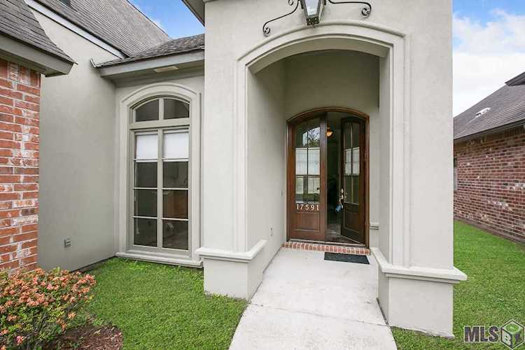 17591 Martin Lake Dr Baton Rouge, LA 70816