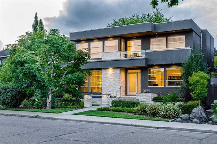 2812 6 Ave NW Calgary, AB T2N 0Y3