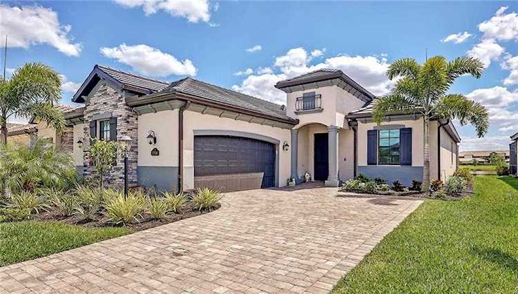 17506 Hickok Belt LOOP Lakewood Ranch, FL 34211