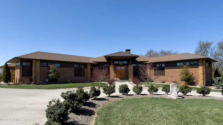 9306 Deepa Dr Prospect, KY 40059