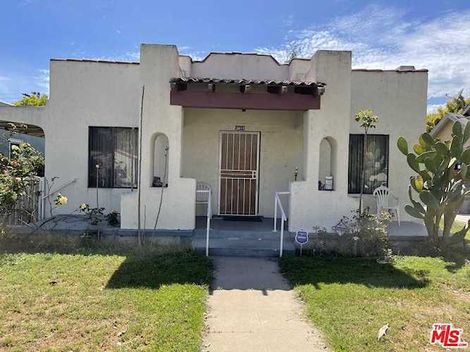 3418 Larga Avenue Los Angeles, CA 90039
