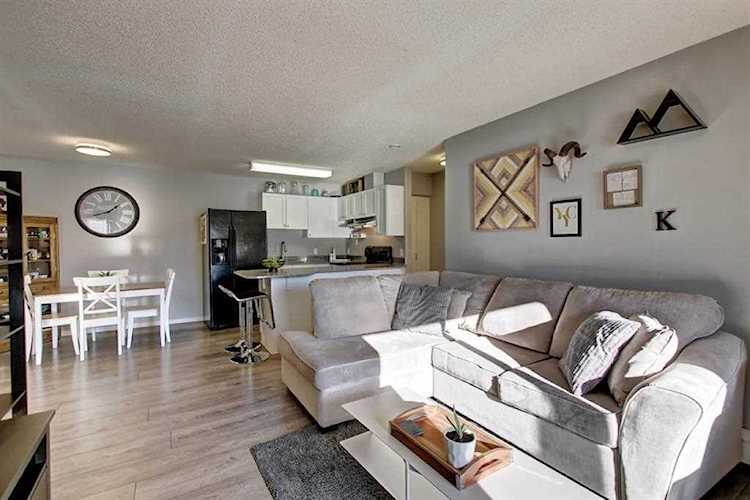 2011 Edenwold Heights NW #2011 Calgary, AB T3A 3Y2