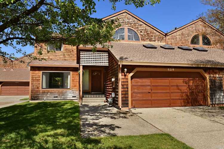 9219 Lakewood Drive Windsor, CA 95492