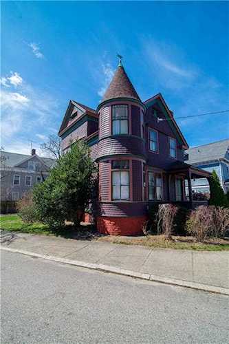 19 Stuart St Pawtucket, RI 02860