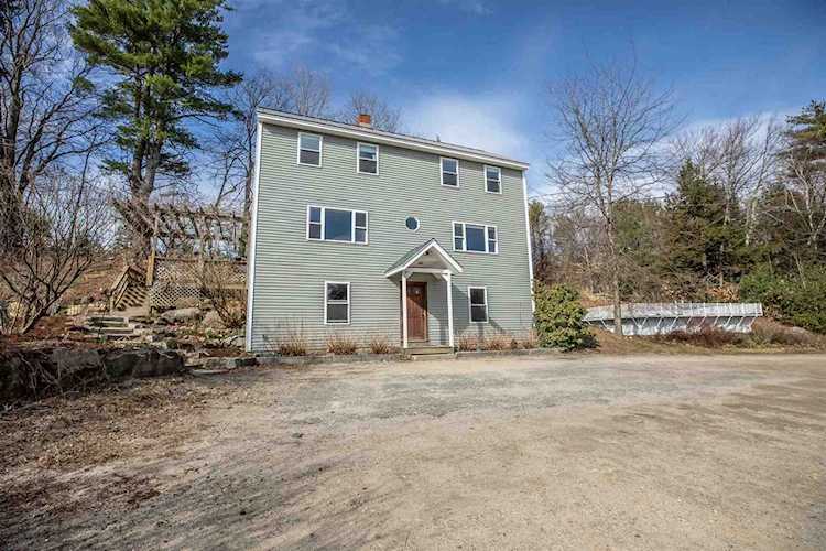 37 Forest Rd Weare, NH 03281