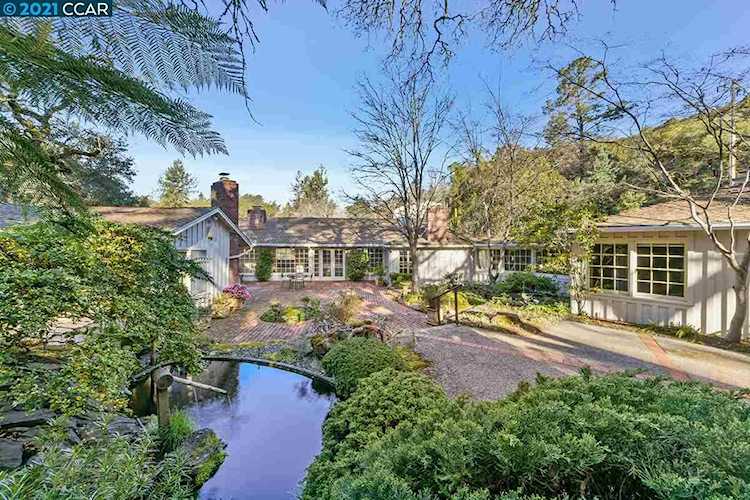 30 Las Cascadas Rd Orinda, CA 94563