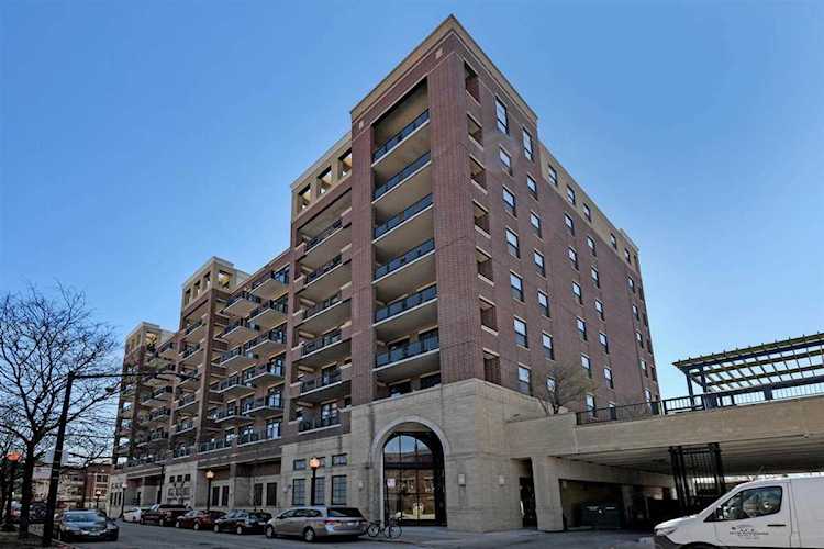 811 W 15th Place #813E Chicago, IL 60608