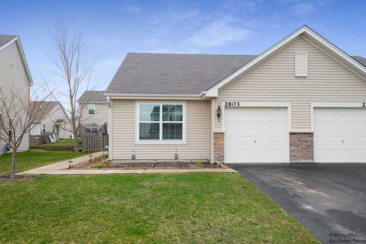 2603 Carlisle Ln Hampshire, IL 60140