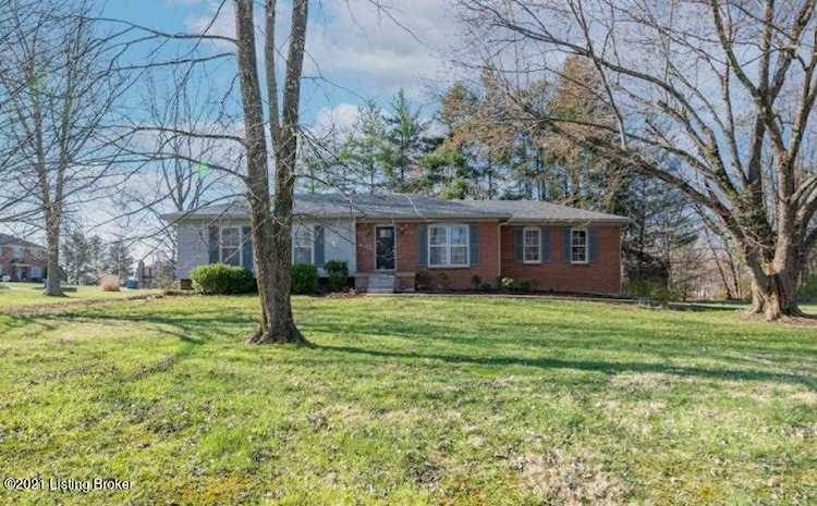 5106 Arrowshire Dr La Grange, KY 40031