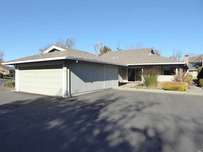 15 Meadowgreen Court Santa Rosa, CA 95409