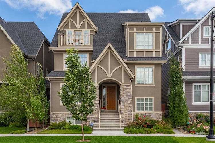 165 Burma Star Rd SW Calgary, AB T3E 7Y4