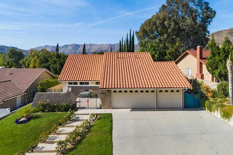 28825 Calabria Drive Agoura Hills, CA 91301