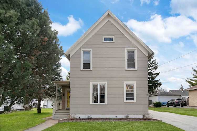 3609 Main St Mchenry, IL 60050