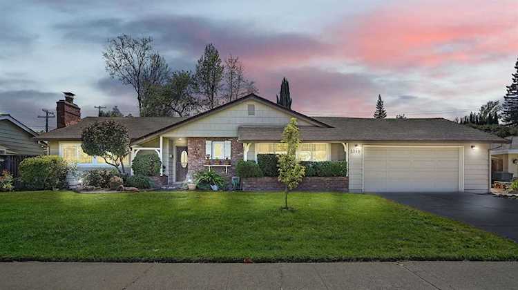 5340 Adelaide Way Carmichael, CA 95608