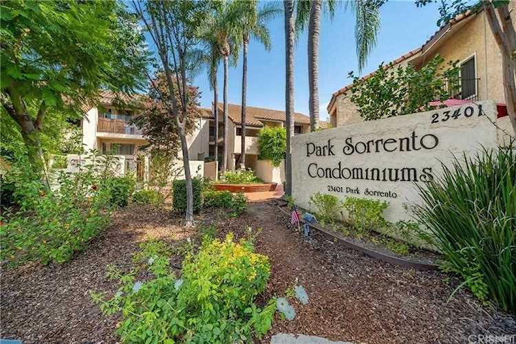 23401 Park Sorrento #8 Calabasas, CA 91302