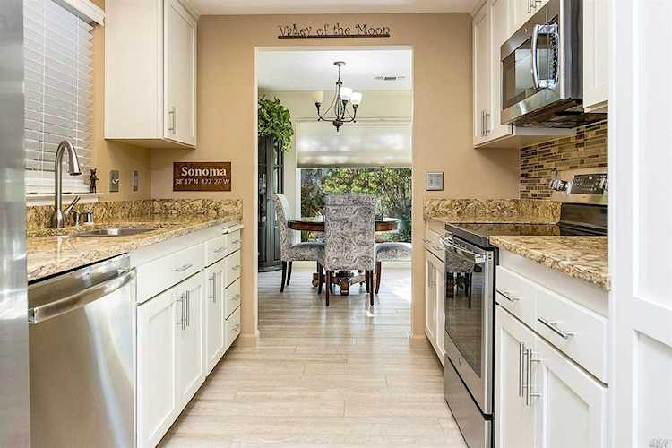 6484 Meadowridge Drive Santa Rosa, CA 95409