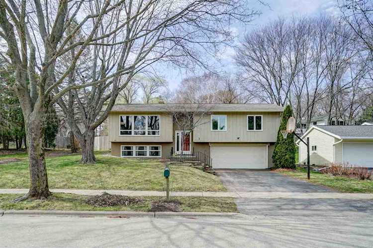 2410 Waltham Rd Madison, WI 53711
